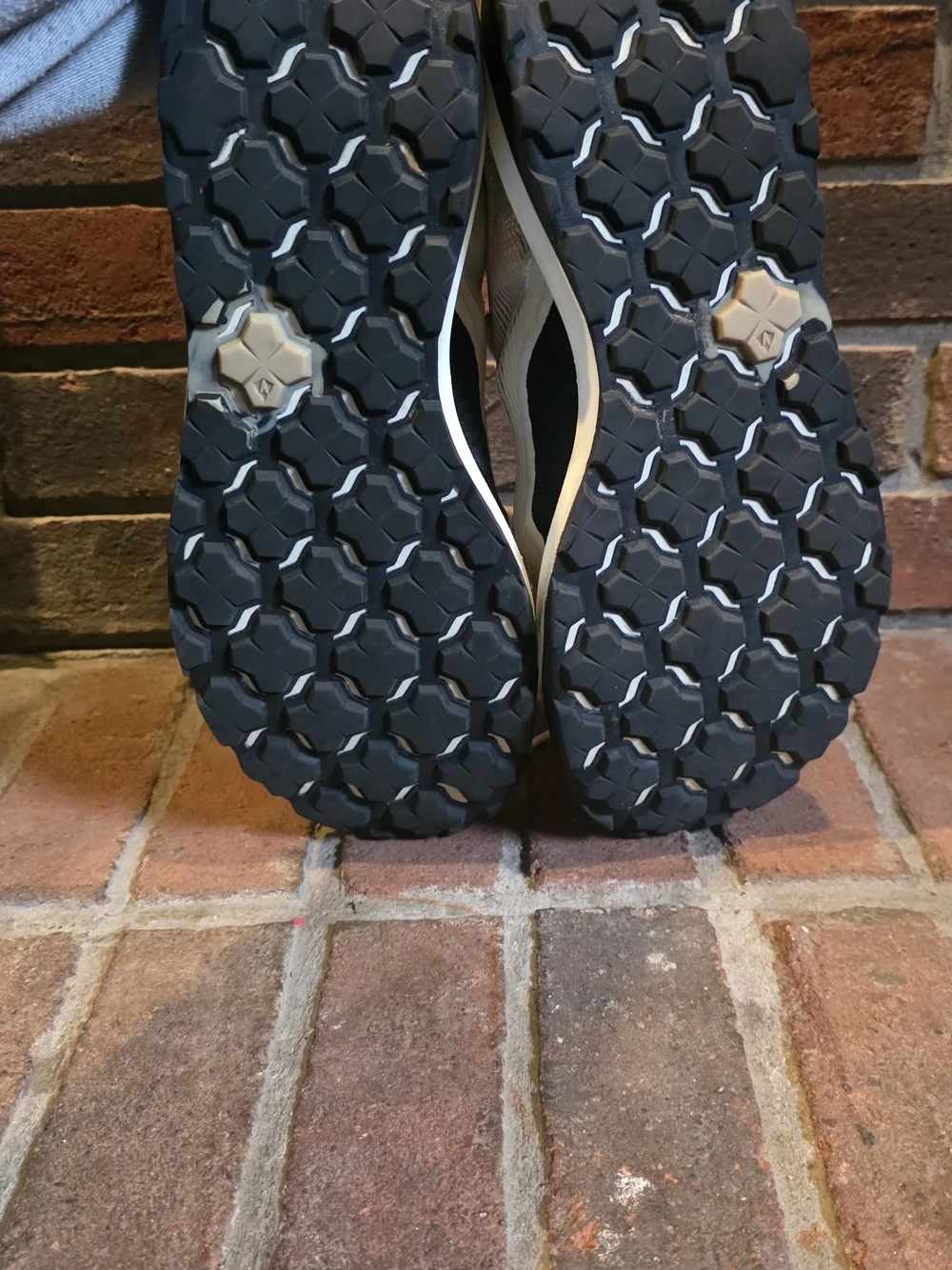 Vasque Men's size 11 Re:Connect Here Low Hiking Shoe